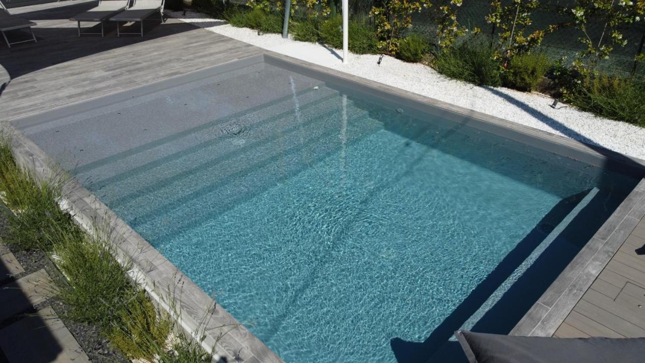 Luxury 2 With Swimming Pool Apartment